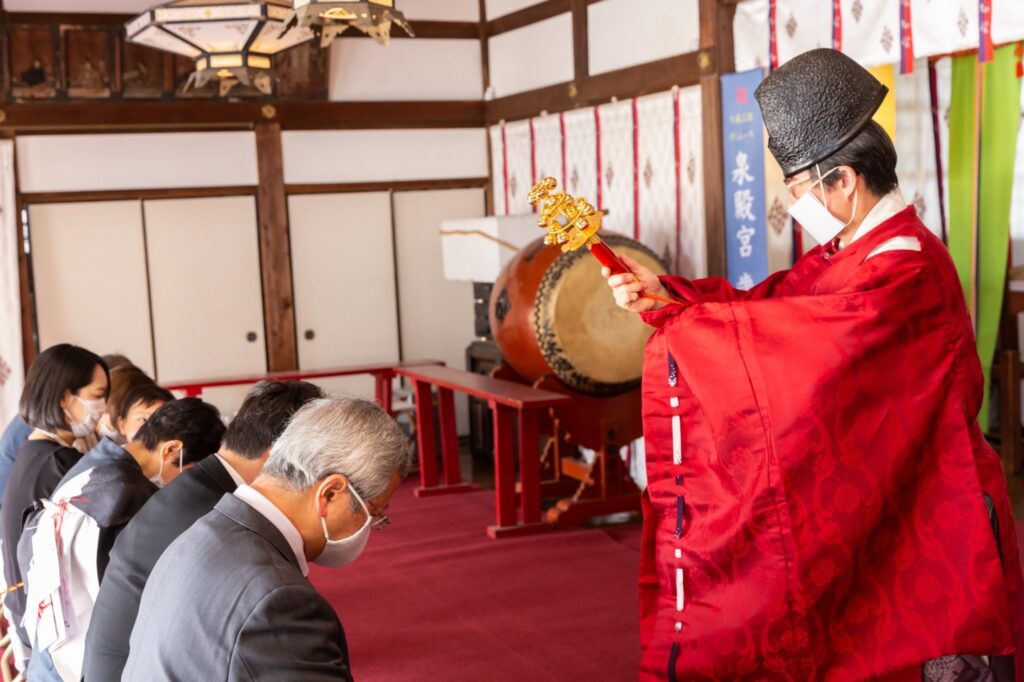 泉殿宮で御祈祷